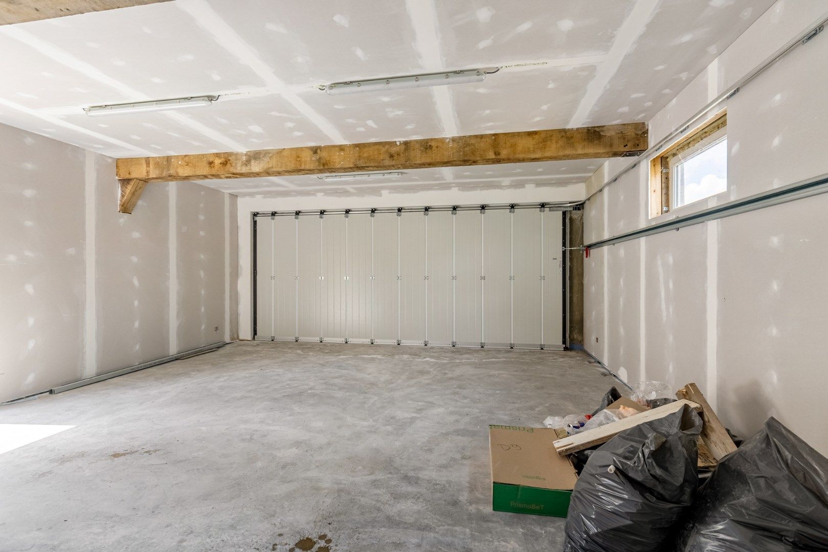 UNIEKE VIERKANTSHOEVE met paardenstallen op 7,34 hectare met vergunning voor zwembad en poolhouse foto 16