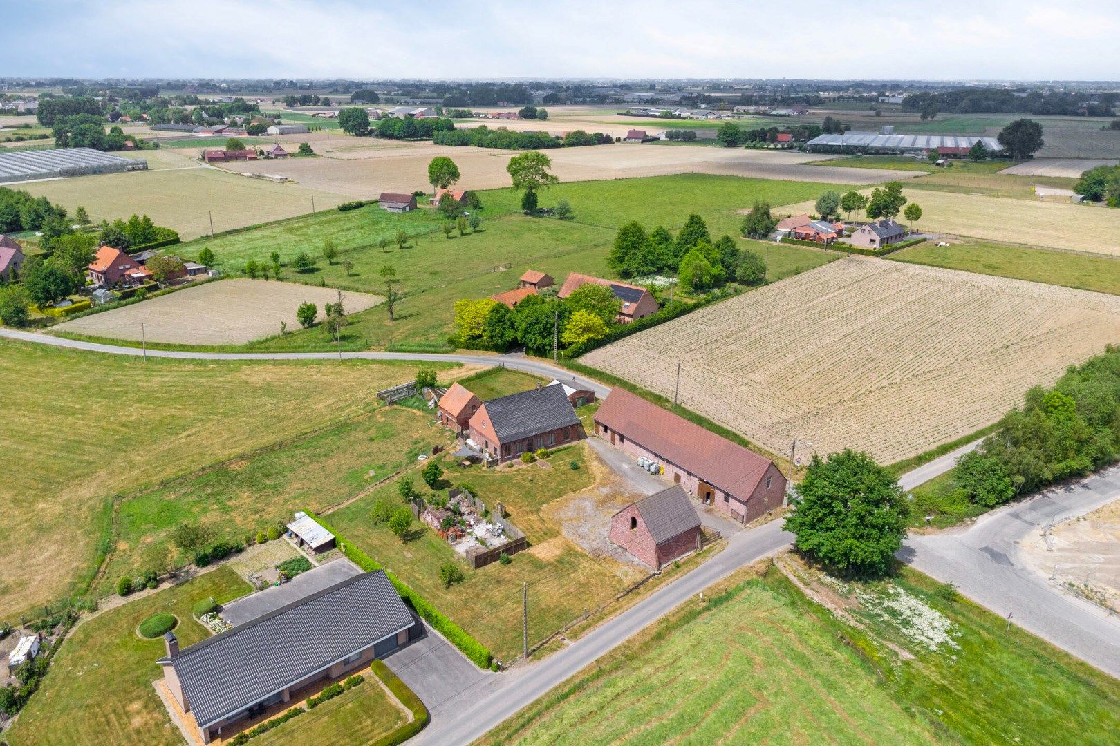 Te renoveren hoeve op 4.092 m² foto 3