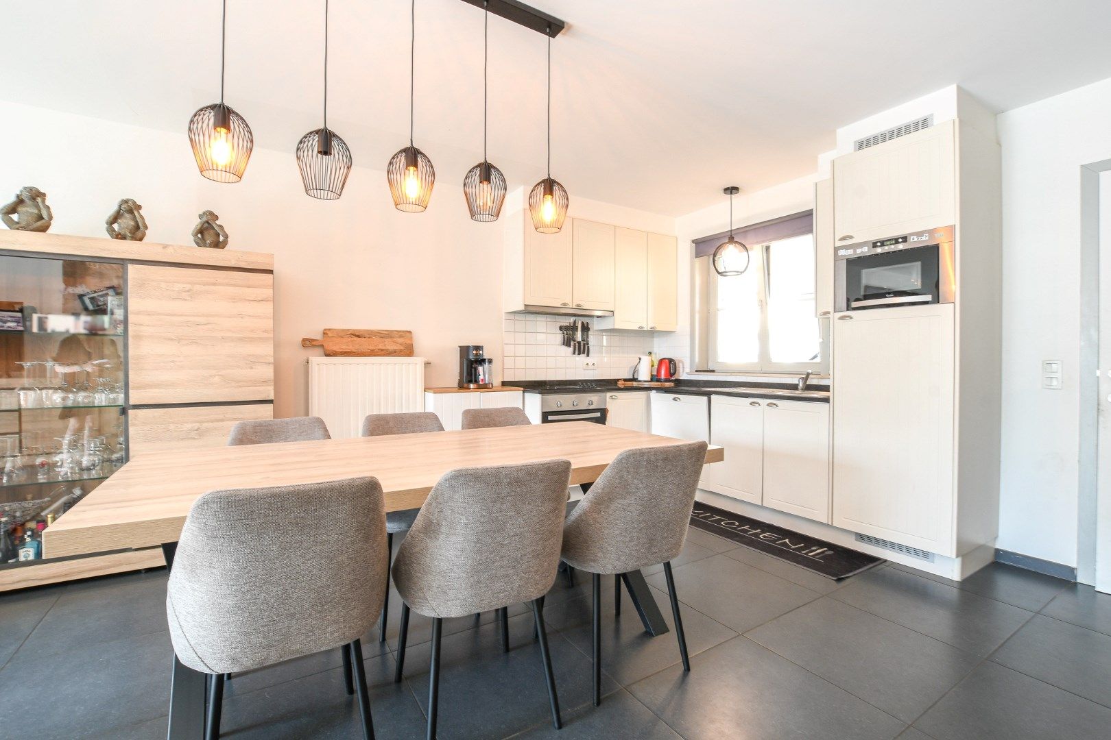 Instapklare gezinswoning met 4 slaapkamers en tuin in De Haan foto 8