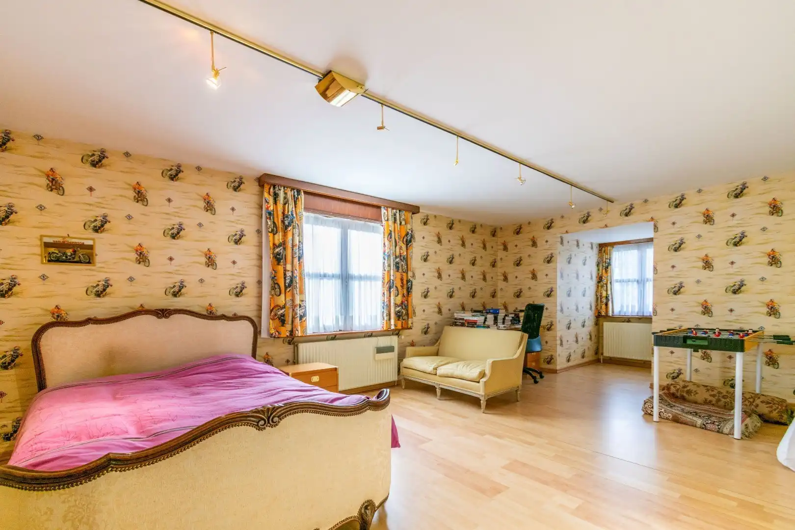 RUIME VILLA MET 6 SLAAPKAMERS OP PERCEEL 20ARE! foto 19