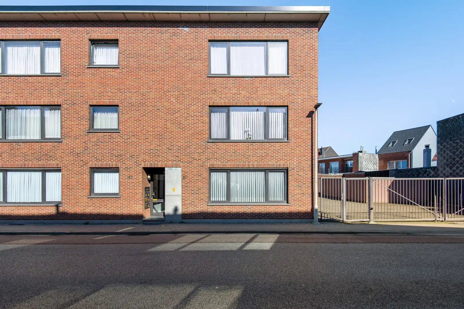 Ruim en lichtrijk 2-slaapkamerappartement in hartje Wijnegem foto 17