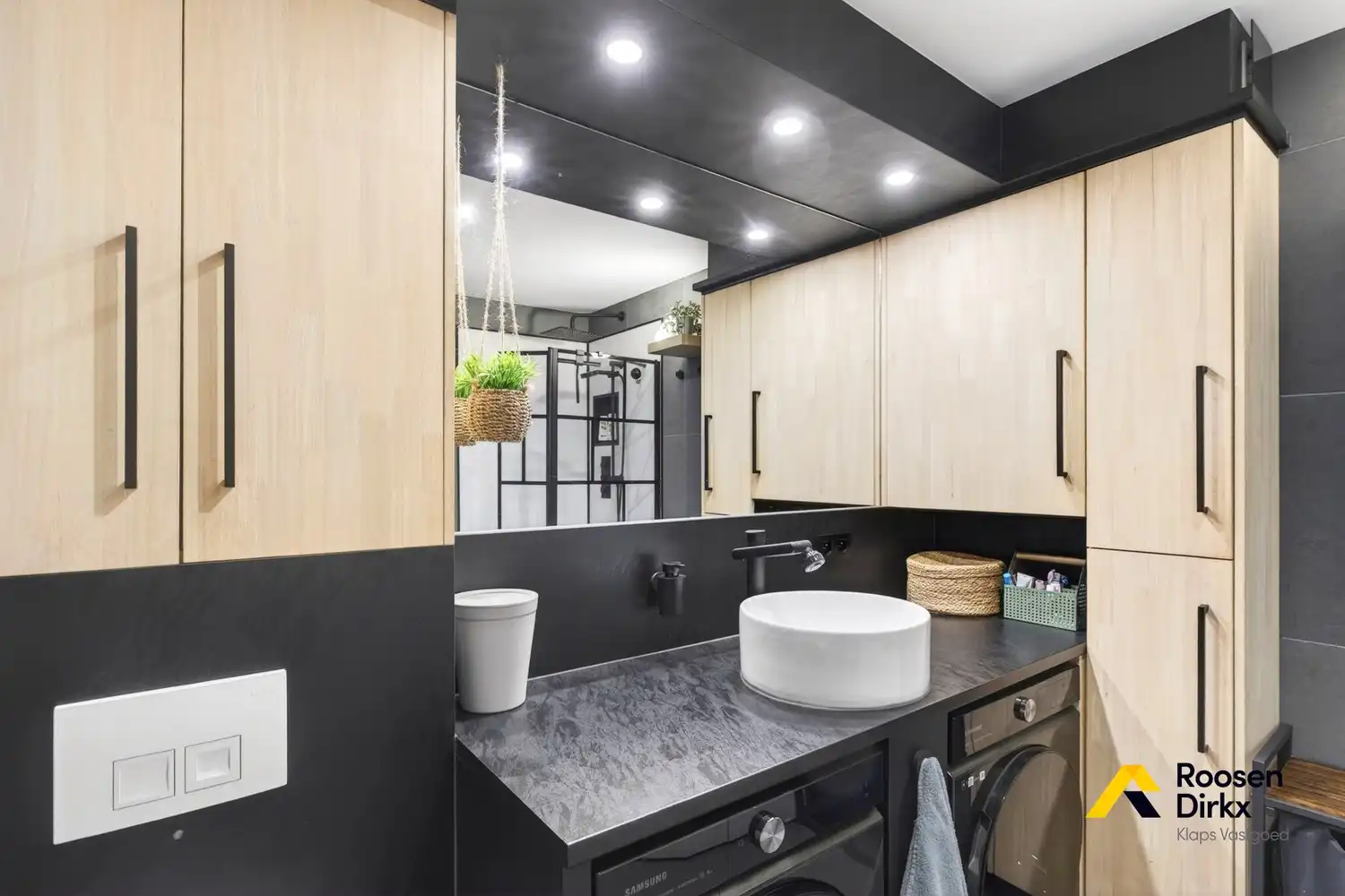 Unieke loft met overdekte autostaanplaats en 92m² bewoonbare oppervlakte in Bree centrum foto 12