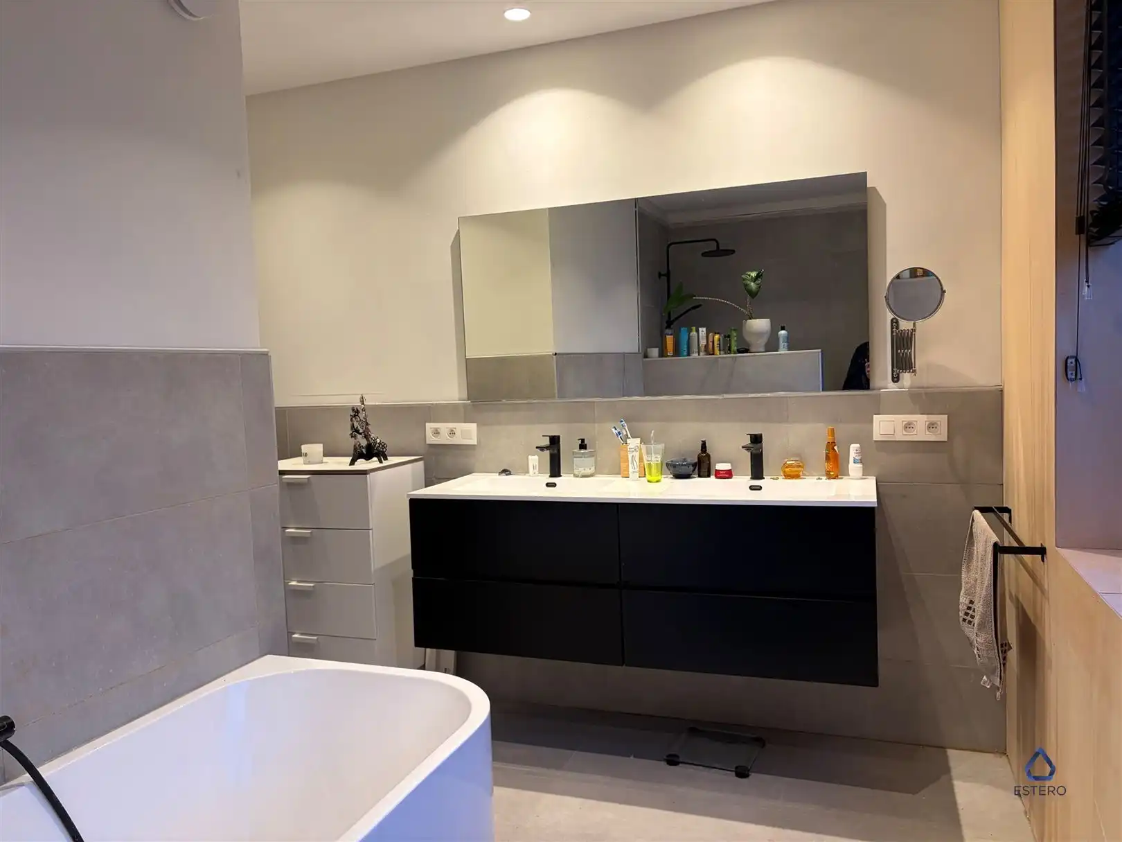 Gerenoveerde gezinswoning met 3 slaapkamers te Zwijnaarde foto 17