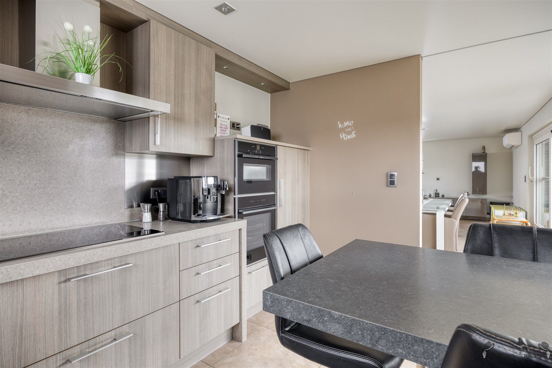 Ruim drie slaapkamer appartement  foto 9