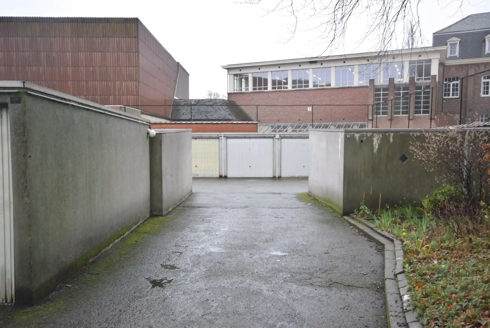 Garagebox in centrum roeselare - afgesloten complex foto 3