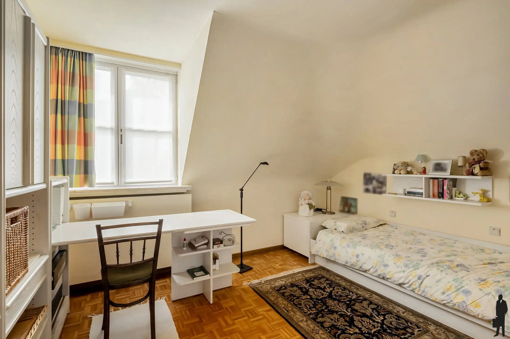 Statige villa op prachtig aangelegd perceel  met 4 slaapkamers en inpandige garage foto 29