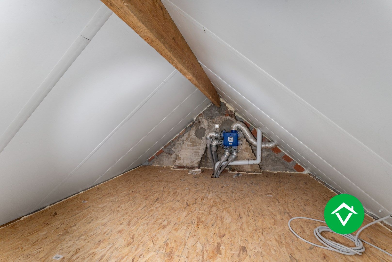 Totaal vernieuwde woning in Koekelare  foto 24