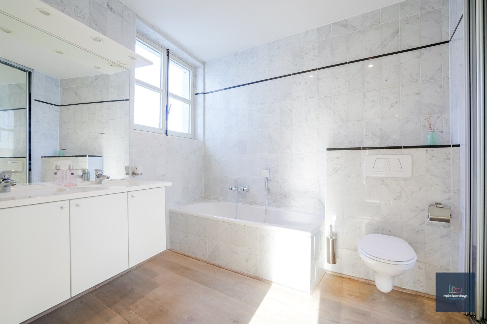 INSCHRIJVEN via de site ; Stijlvolle duplex in de hist. stadskern  foto 9