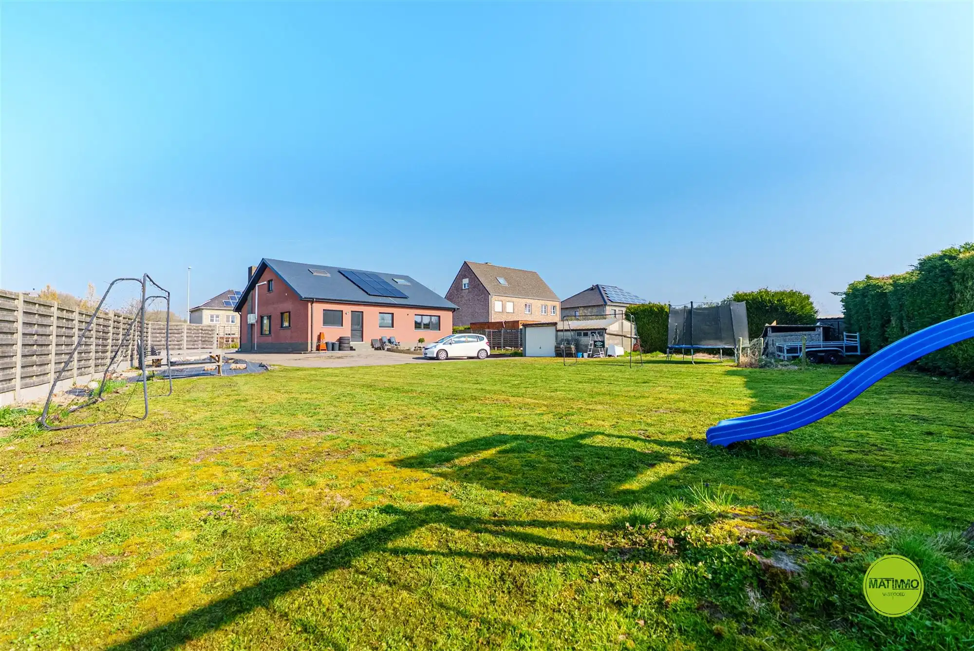 Gerenoveerde, instapklare gezinswoning met 5 slaapkamers foto 30