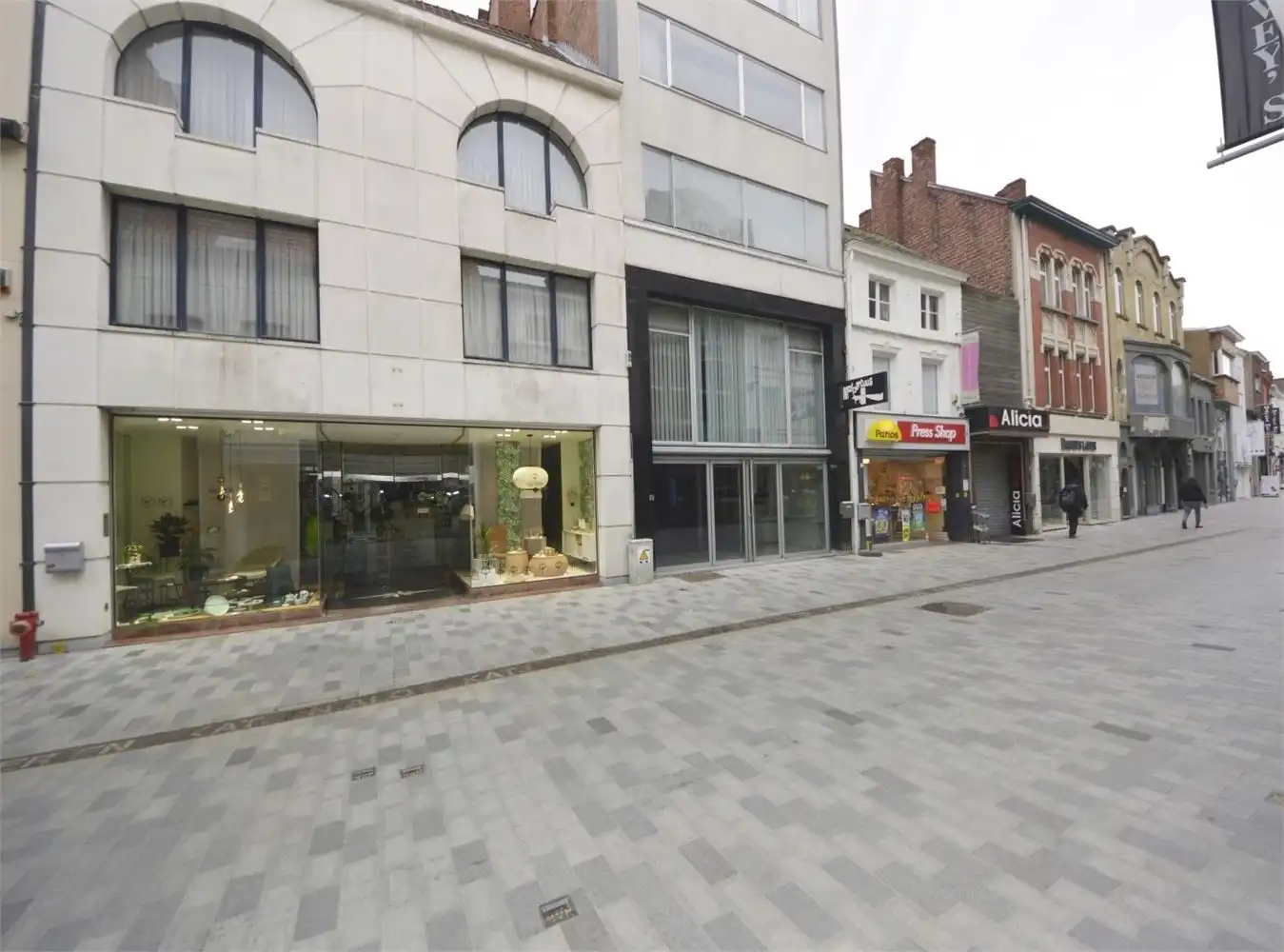 COMPLEET VERNIEUWD INSTAPKLAAR WINKELPAND foto 13