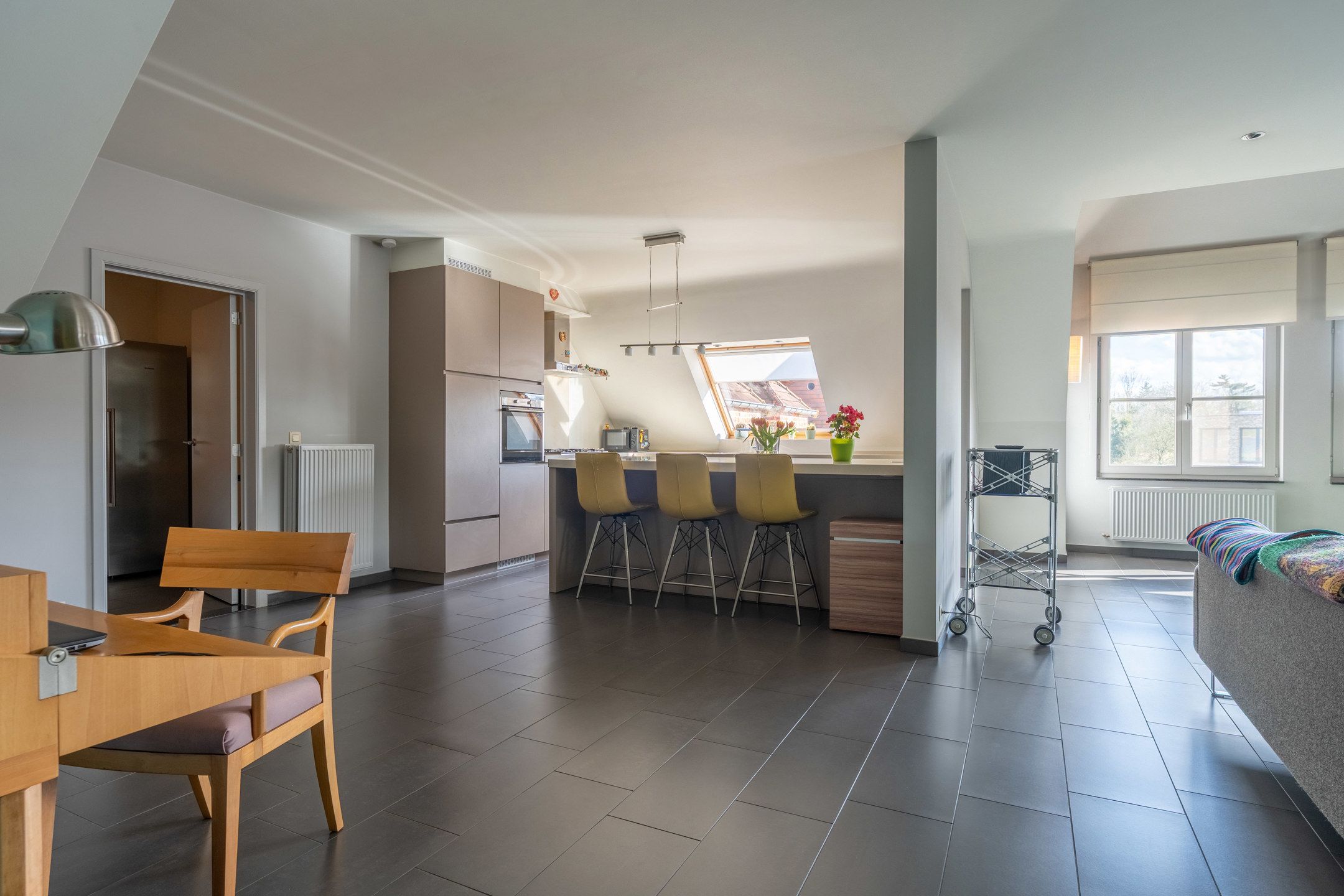 Luxe dakappartement met ruim terras en dubbele garagebox. foto 3