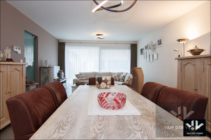 Stijlvol en energiezuinig wonen in het hart van Haspengouw (Kortessem)! Prachtig nieuwbouwappartement met 2 slaapkamers en een ruim, overdekt terras op zeer centrale en rustige locatie! foto 10