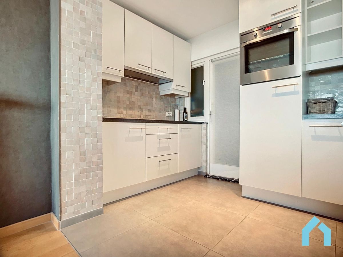 Ruim appartement te huur met uniek zicht op het Rubensplein foto 10