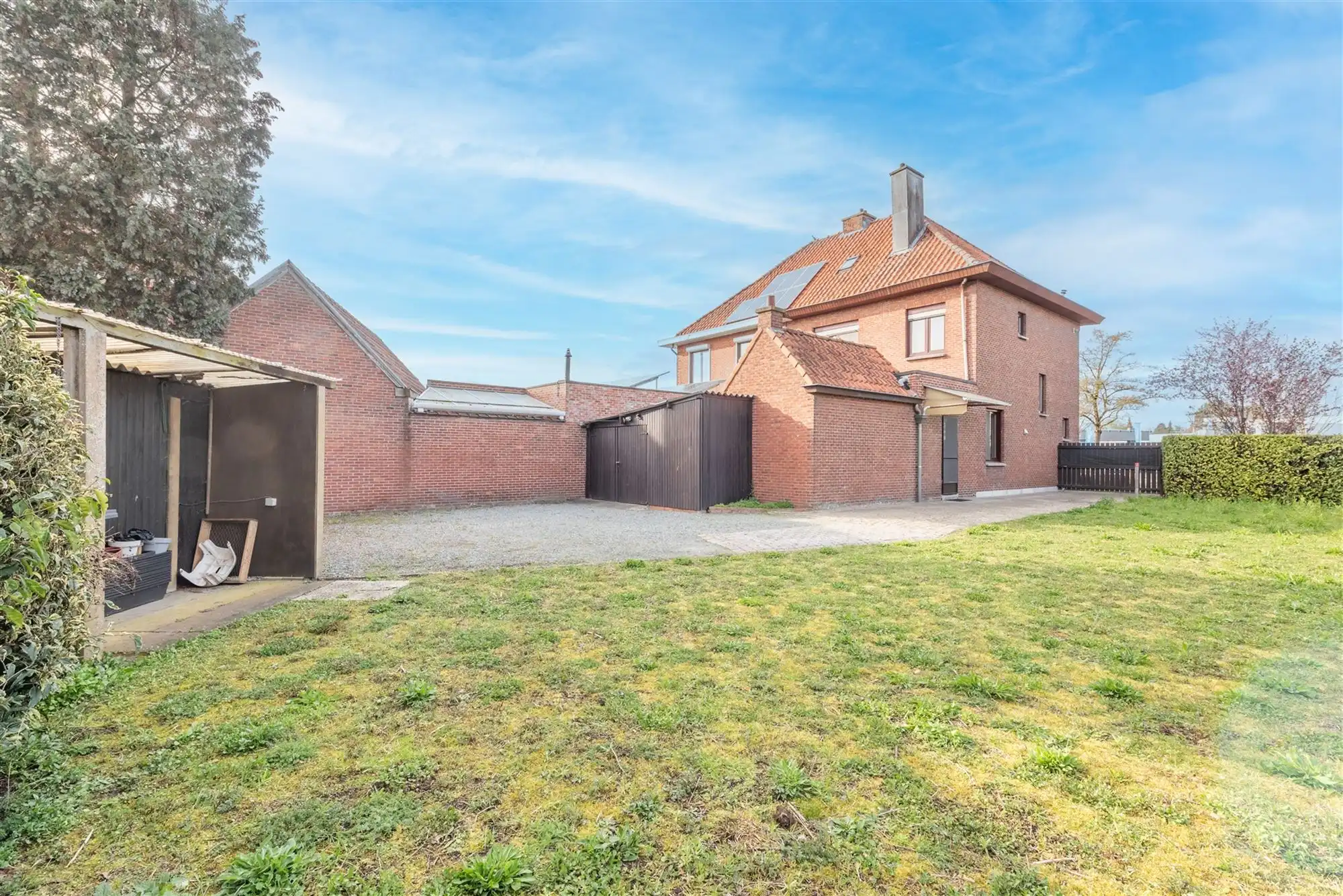 Halfopen woning op perceel van 538 m² met tuin en garage  foto 4