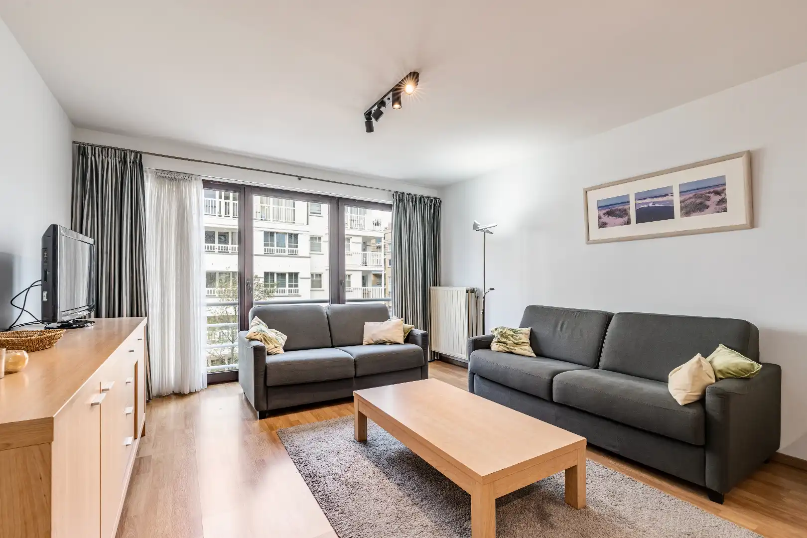 Centraal gelegen appartement met twee slaapkamers in Knokke foto {{pictureIndex}}