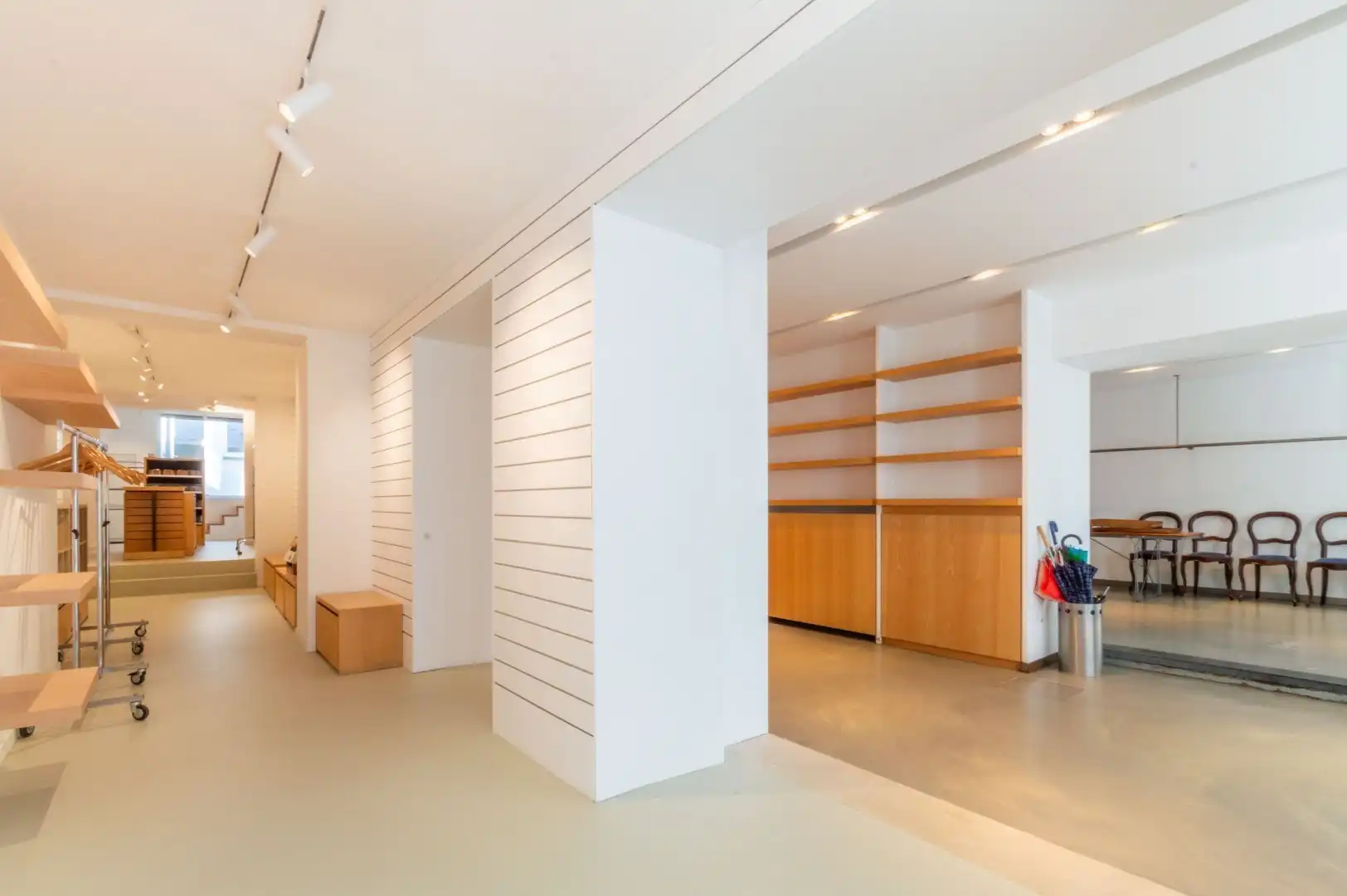 GEHEEL VAN 2 GEBOUWEN ! foto 2