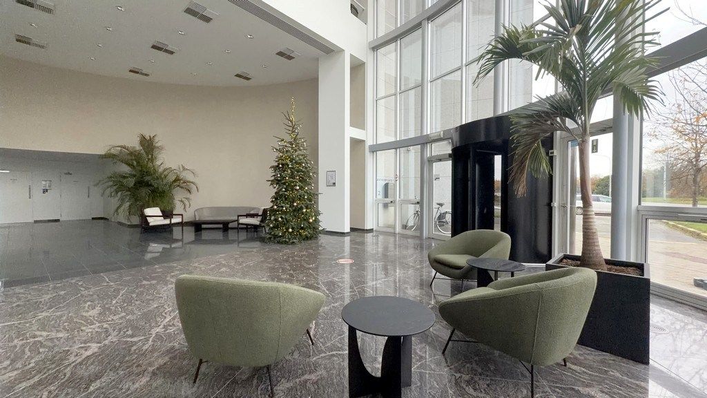 Knap ingericht kantoor te huur in Antwerp Gate I te Berchem foto 2