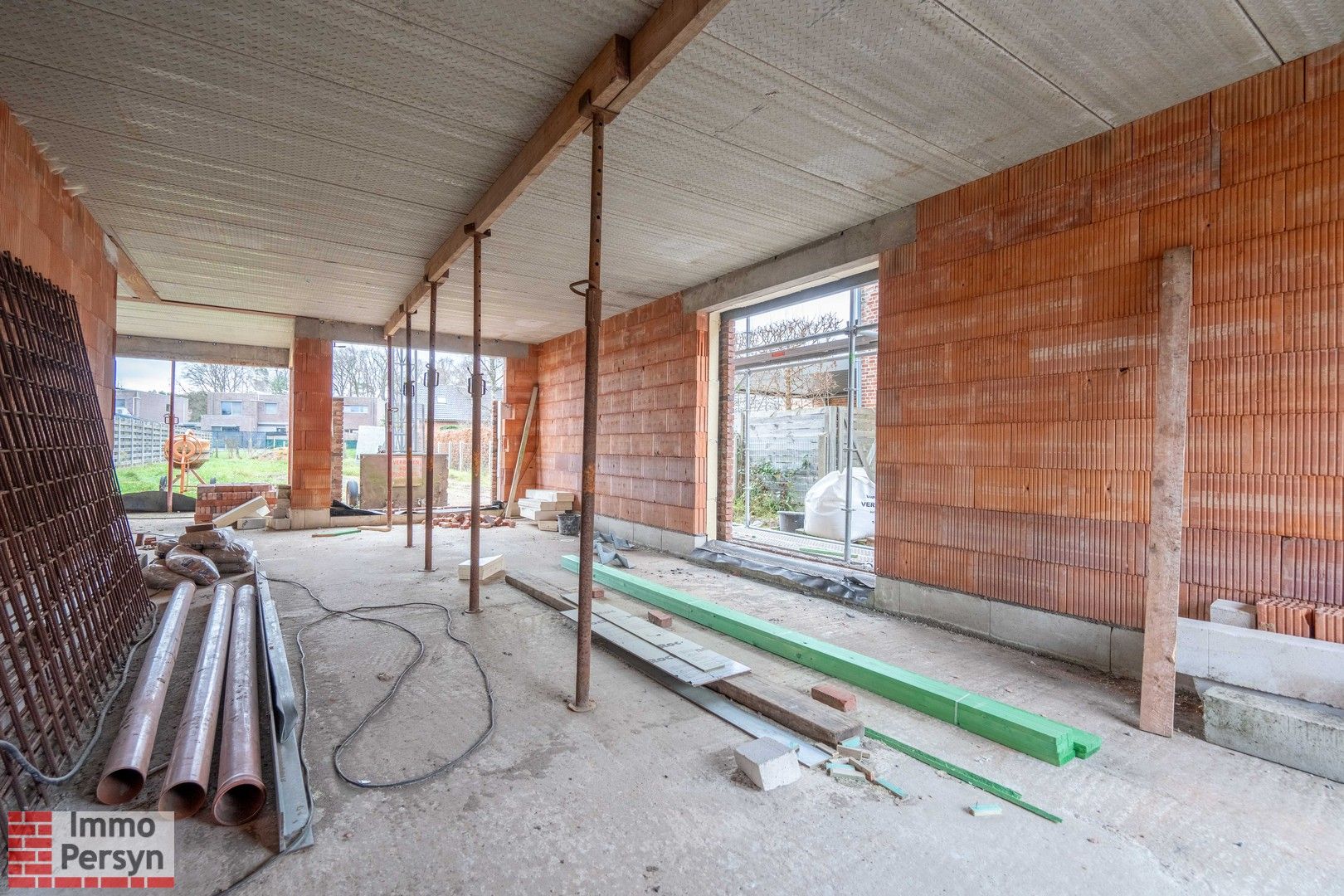 Instapklare halfopen bebouwing met 3 slaapkamers in groene omgeving foto 3