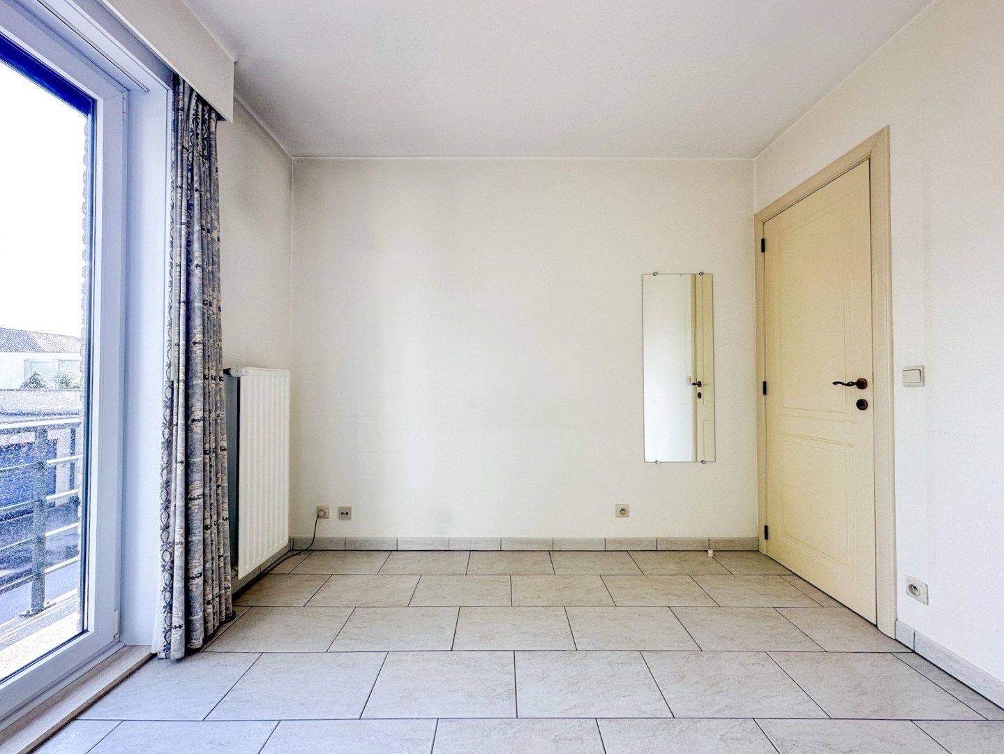 Instapklaar 2-slaapkamer appartement met 2 terrassen (en garage), topligging Torhout. foto 13