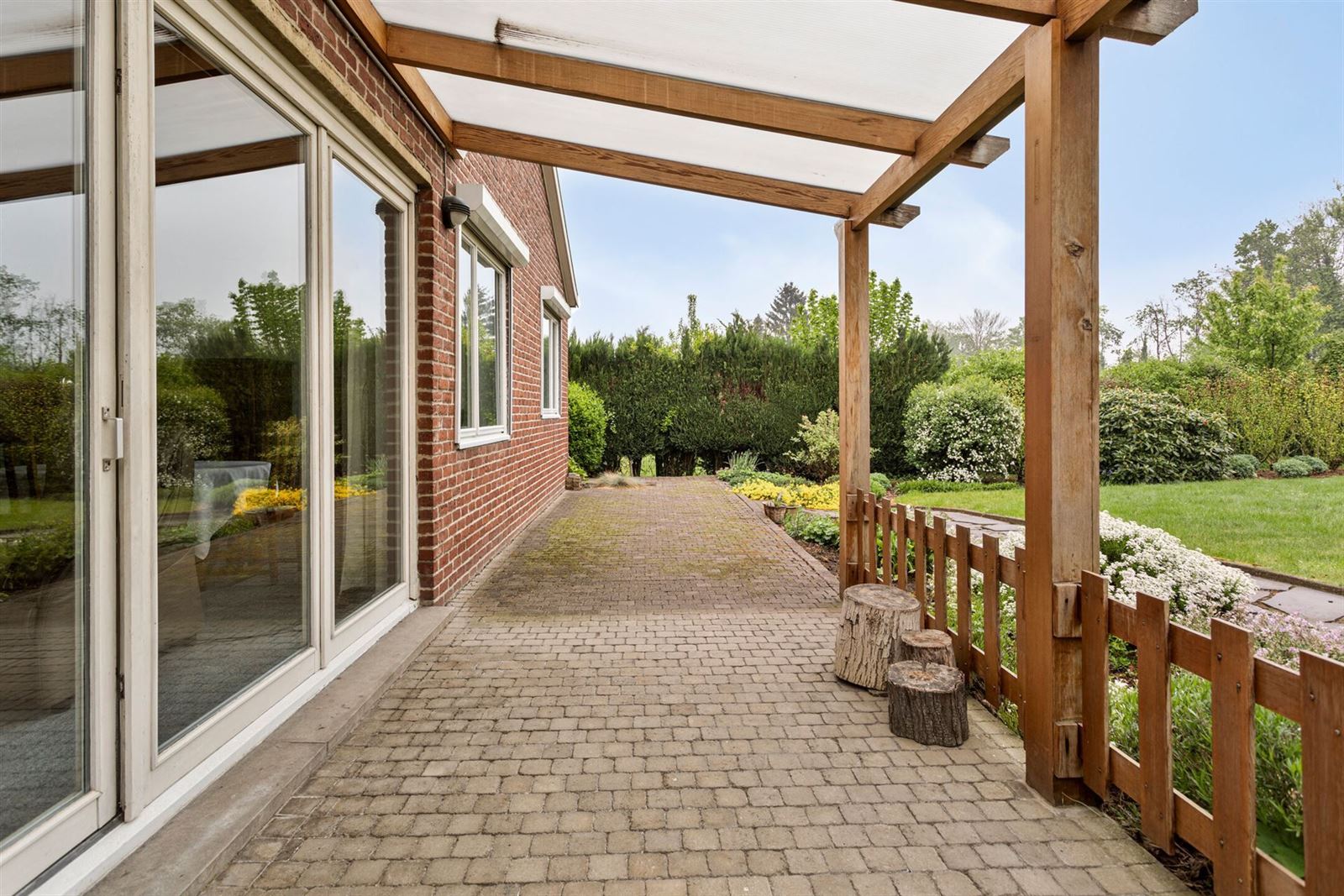 Bungalow met 4 ruime slaapkamers en mooie tuin  foto 31