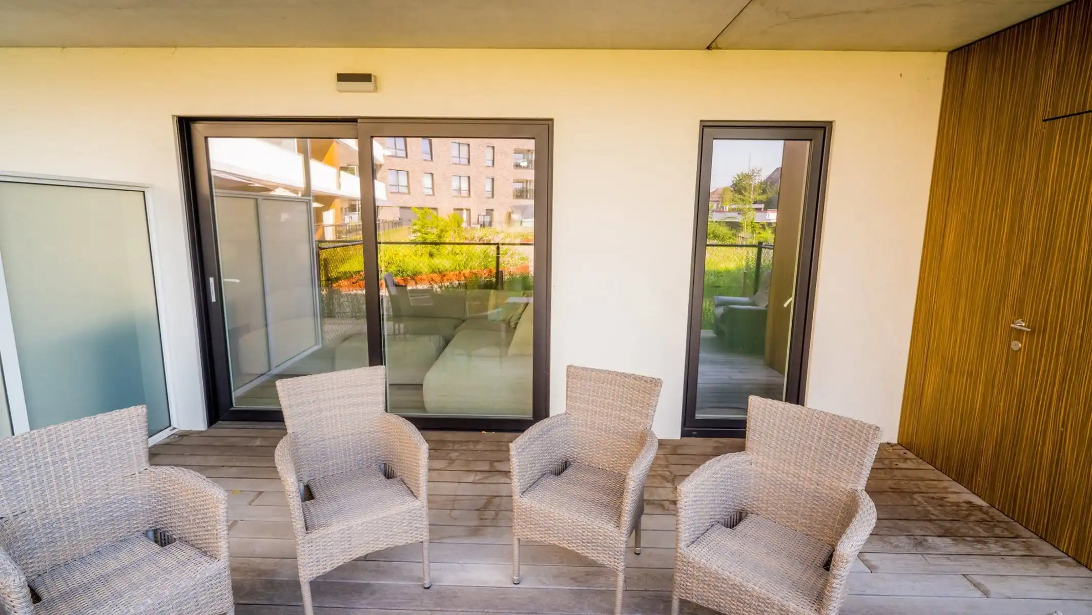 Instapklaar appartement met 2 slpks, terras en staanplaats foto 20
