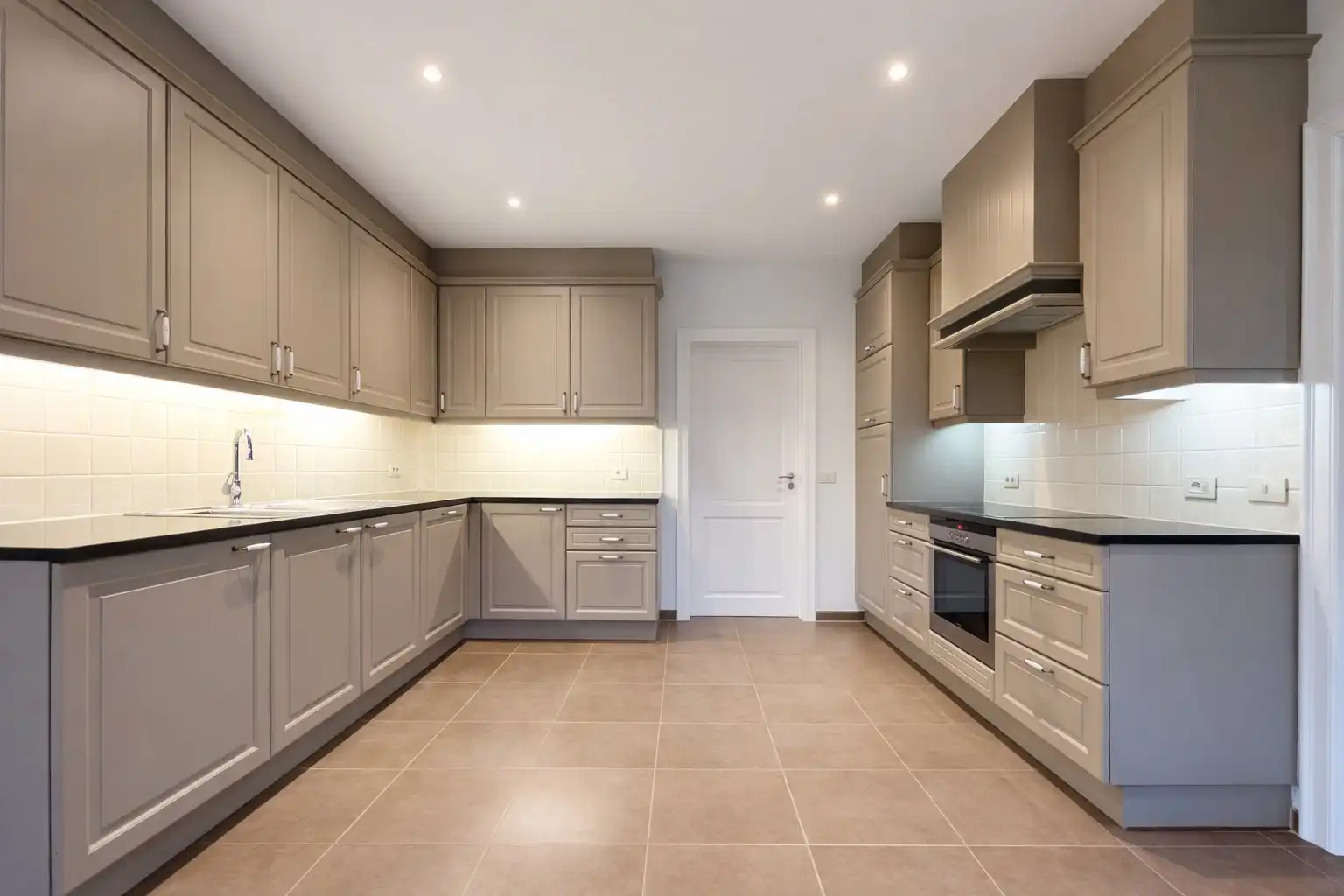 Grote woning met tuin en garage te Knokke foto 7