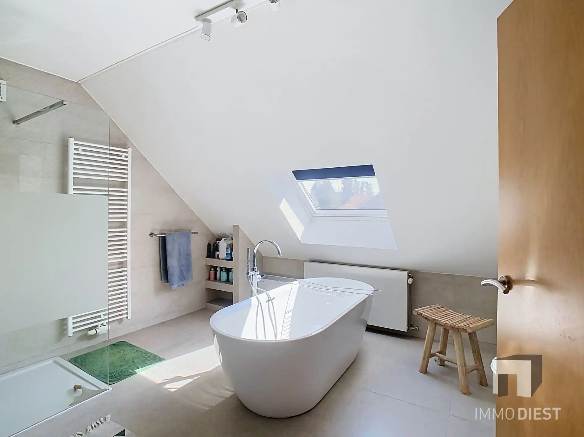 Unieke duurzame woning met 5 slaapkamers foto 26