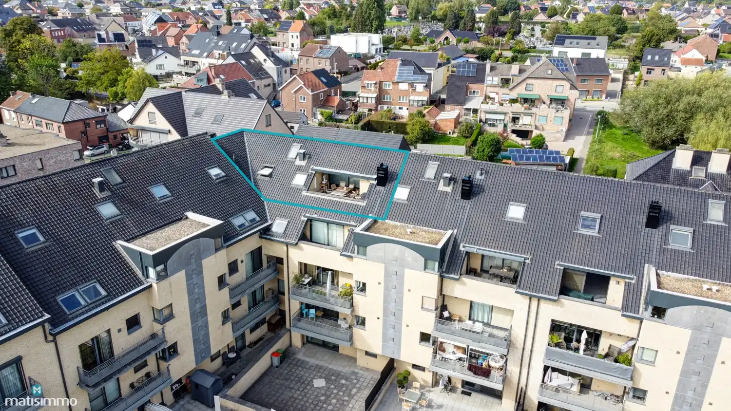 ZEER RUIM EN MODERN DUPLEXAPPARTEMENT (234M²) MET 5 SLAAPKAMERS, 2 BADKAMERS, 2 TERRASSEN, 2 KELDERS, DUBBELE GARAGE (60M²) (+ OPTIONEEL GARAGE) IN HET CENTRUM VAN LANAKEN foto 42