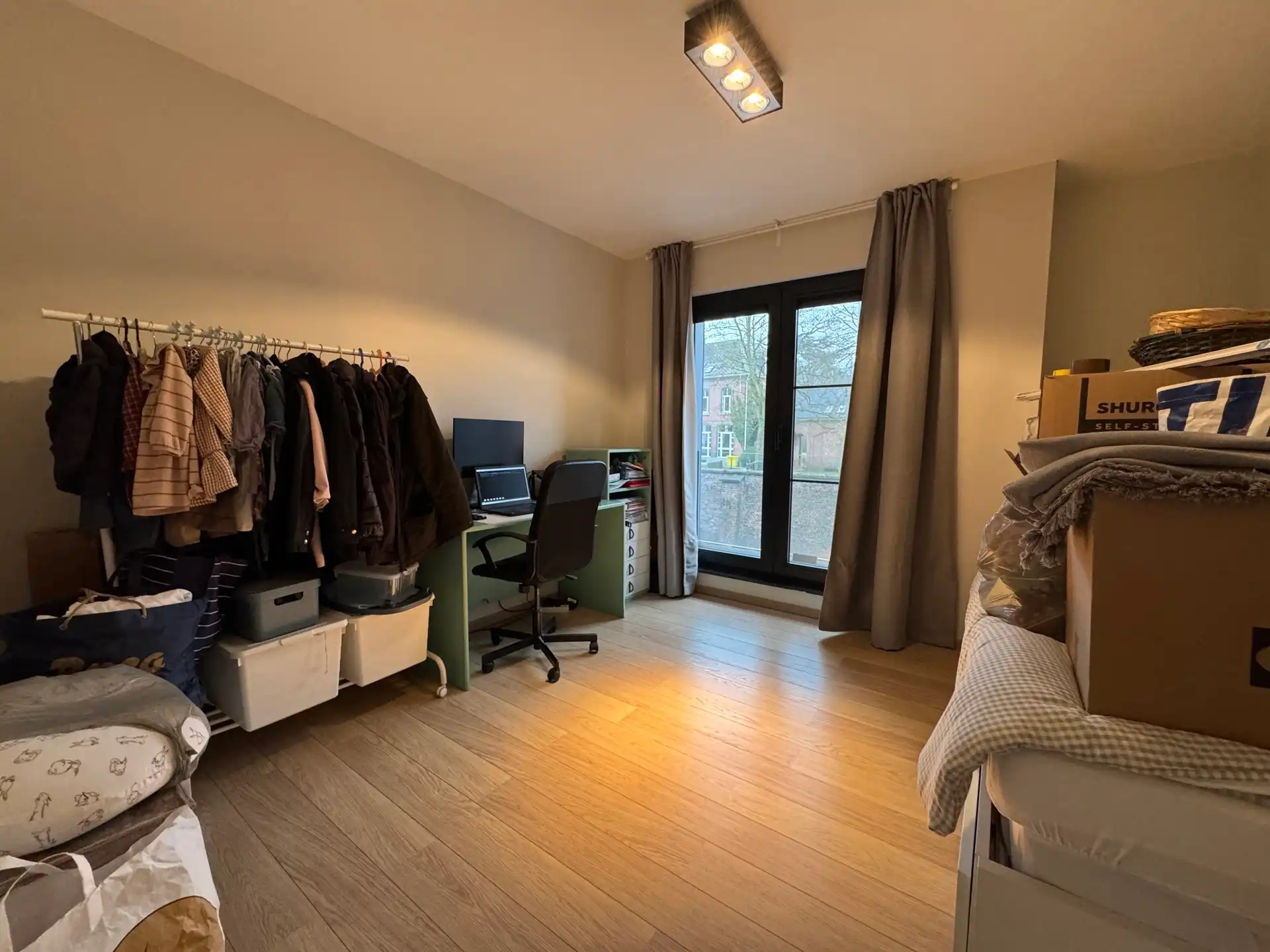 Ruim 3 slpk appartement met terras en zicht op groen in hartje Bornem foto 4