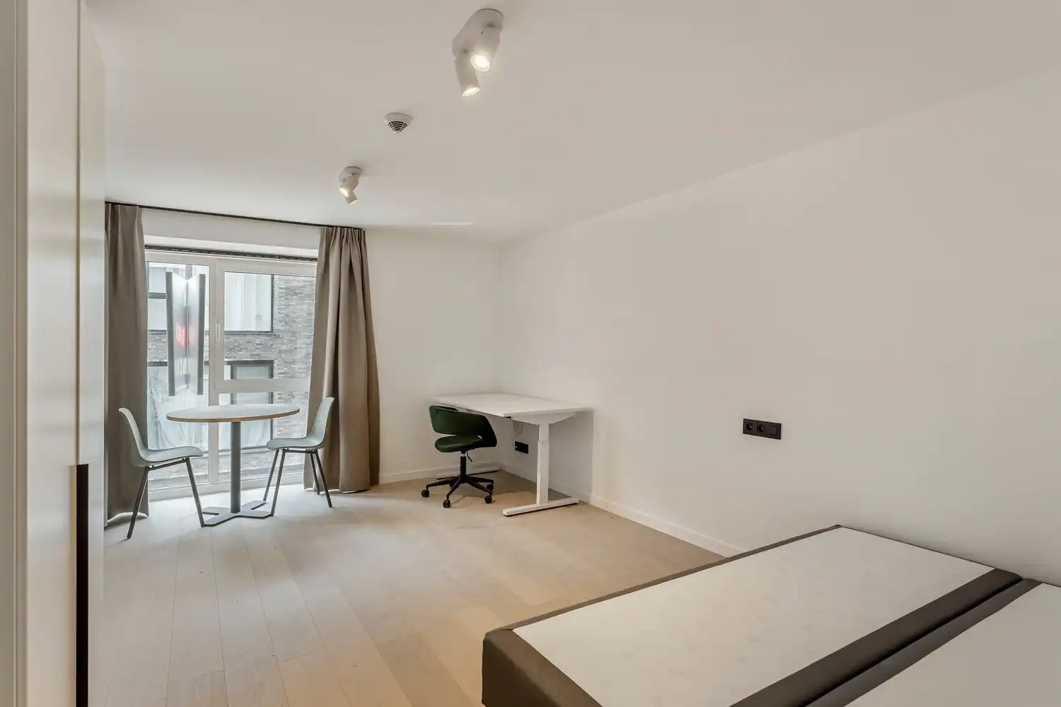 Bent u nog op zoek naar een mooie studio voor het academiejaar '26-'27? Nieuwe studio's, onmiddellijk beschikbaar voor eigen gebruik of verhuur! foto 2