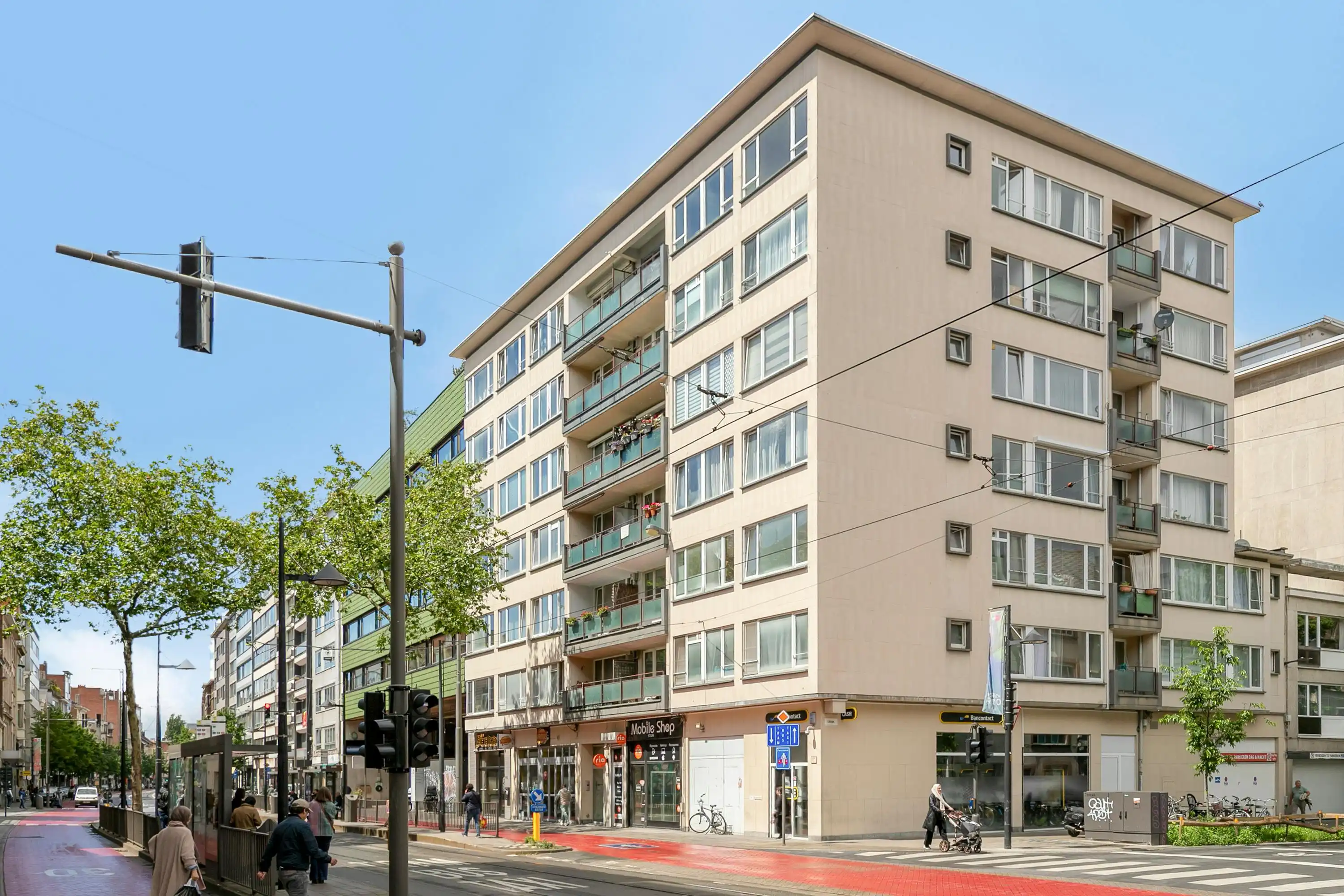 Drie slaapkamer appartement van 118 m² te koop in Borgerhout foto 15