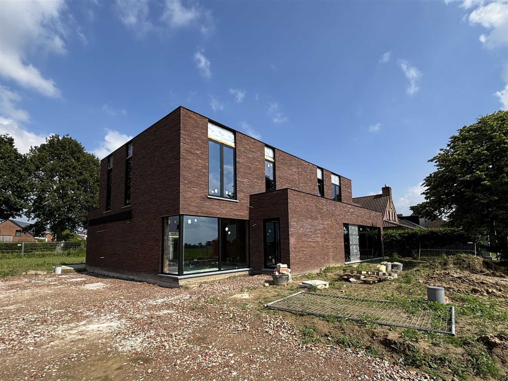 Moderne nieuwbouwwoning met schitterend zicht foto {{pictureIndex}}