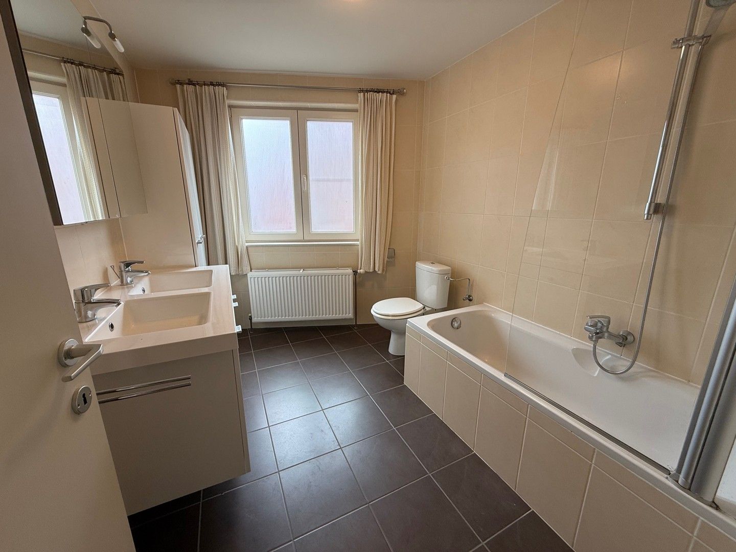 Woning met 4 slaapkamers met tuin en terras foto 10