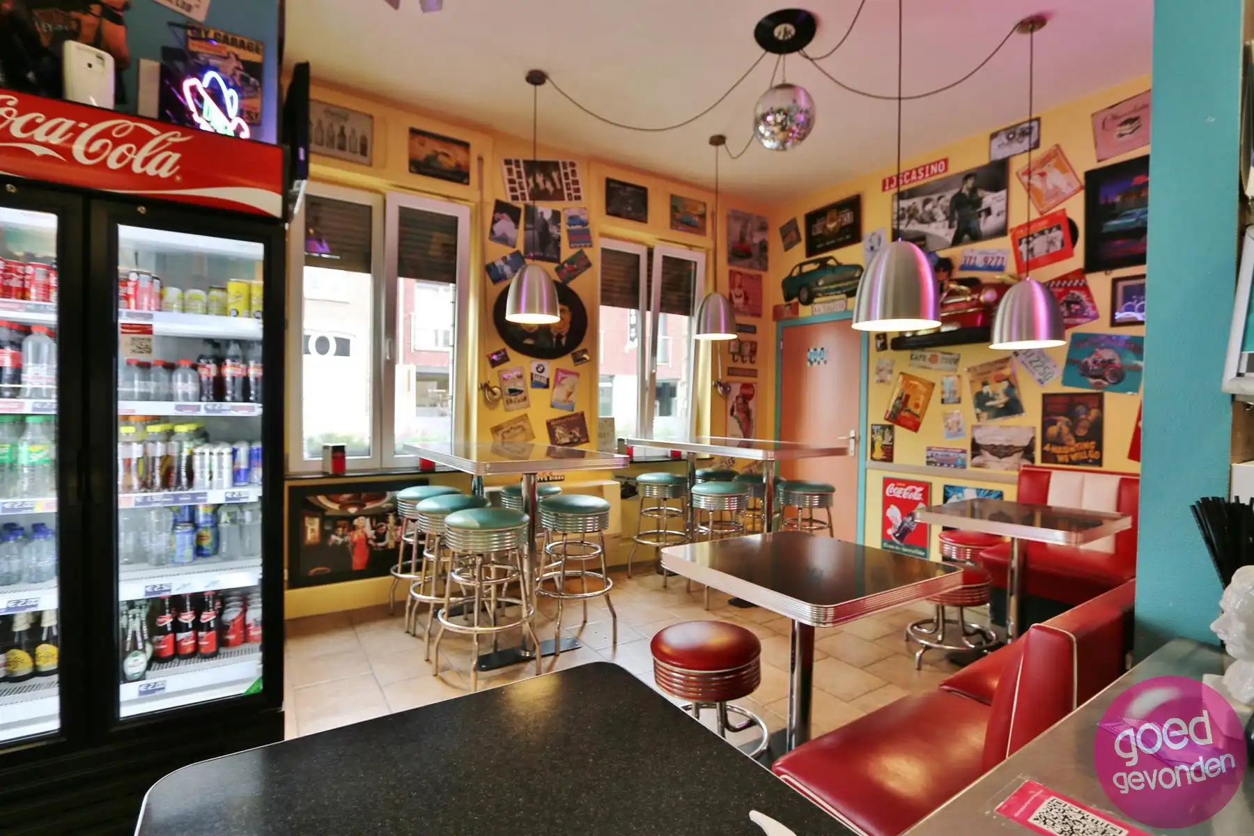 Handelsfonds - ijs en broodjesbar - parking - terras foto 17