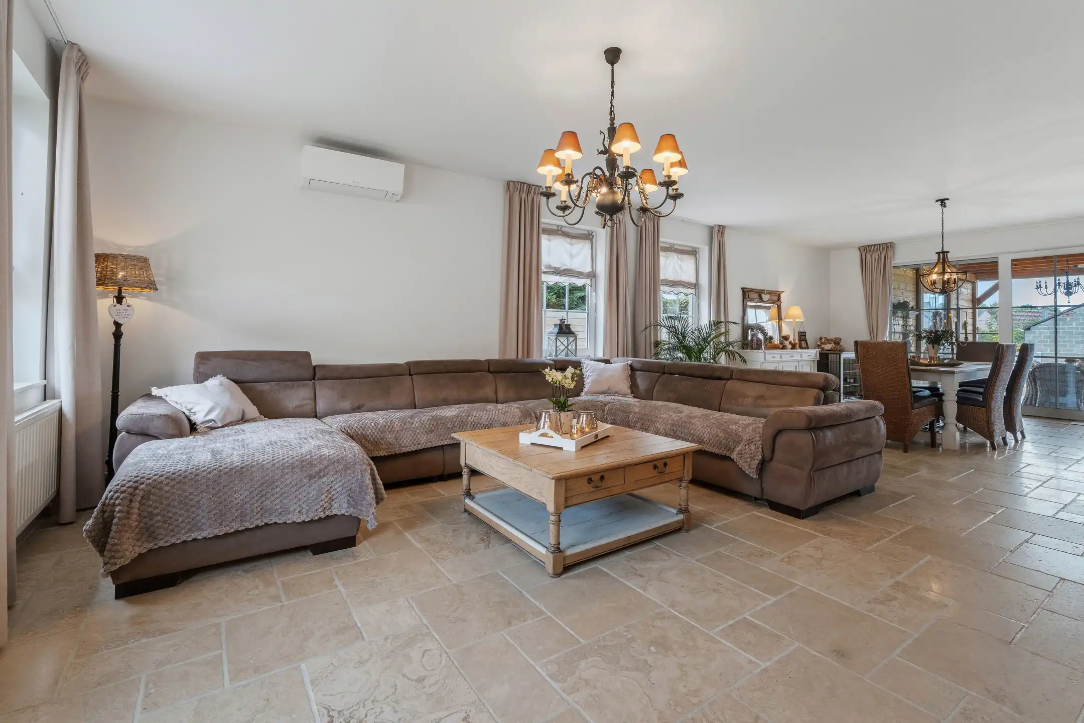 Prachtige instapklare woning in landelijke stijl foto 2