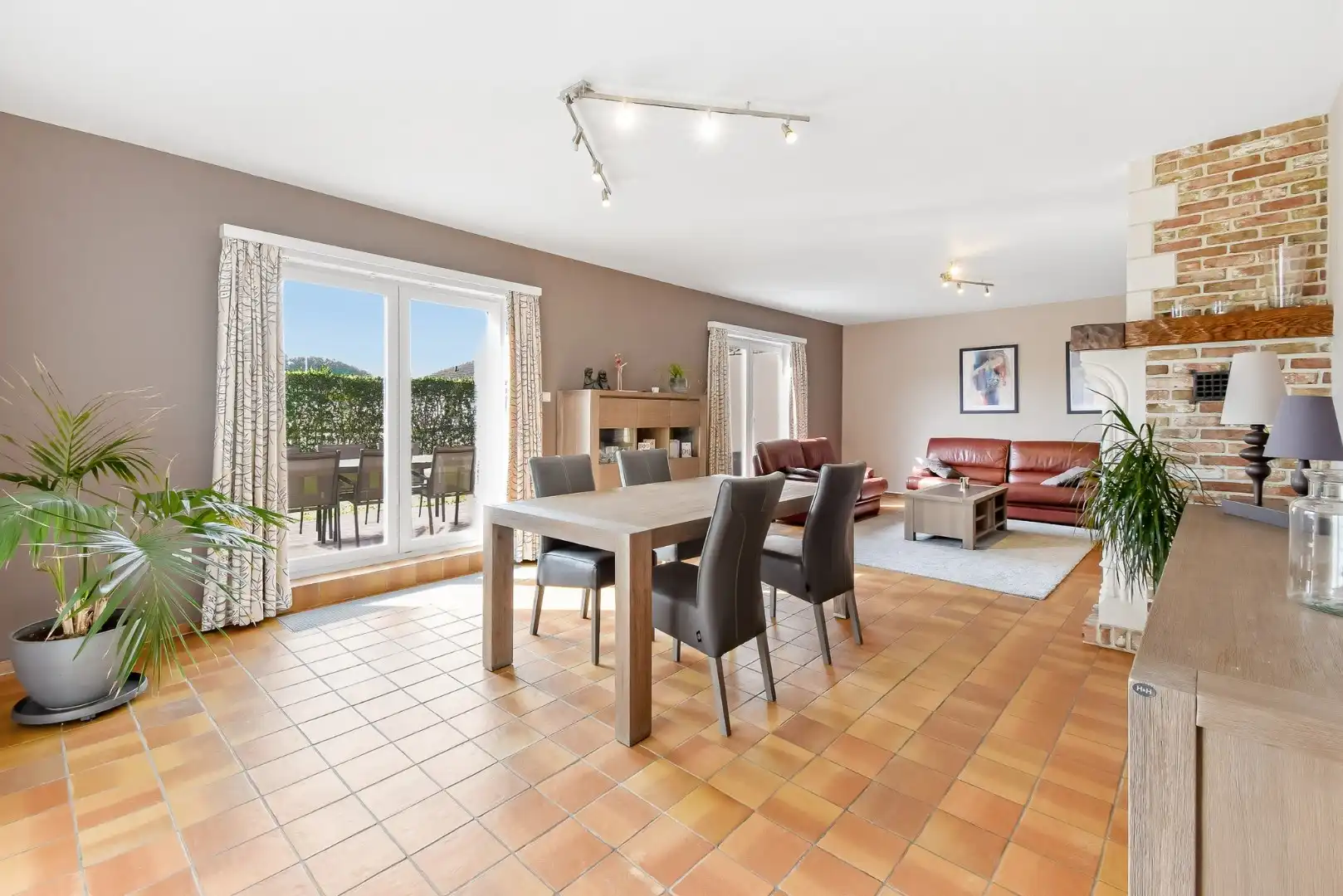 Ruime villa met 4 slaapkamers foto 5