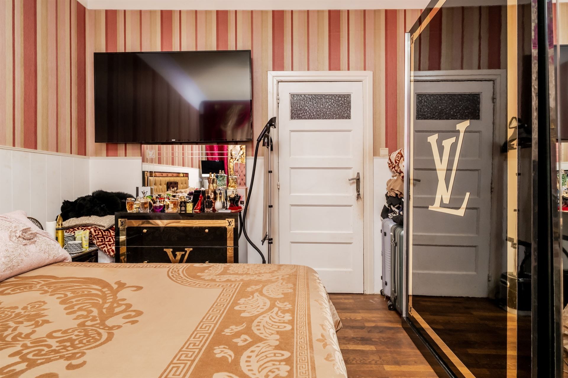 Gelijkvloers appartement met 2 slaapkamers + 2 bureaus foto 19