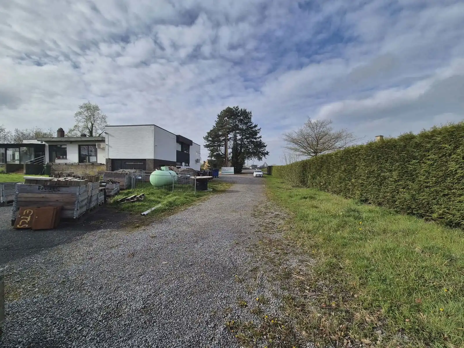 Kantoorgebouw met meerdere bureaus en extra opslagruimte foto 15