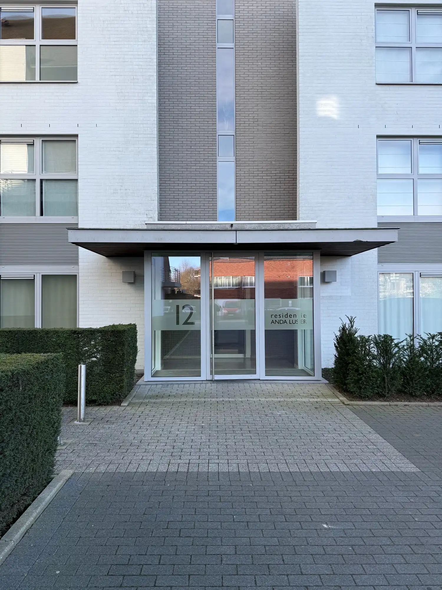 Perfect onderhouden instapklaar gelijkvloers appartement met tuintje | Potegemstraat foto 2