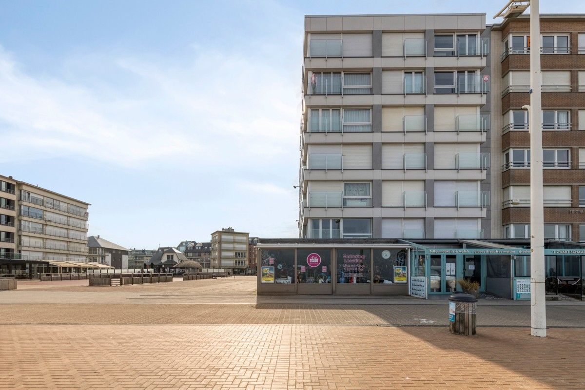Panoramisch hoekappartement te koop op de Zeedijk van Sint-Idesbald! foto 17