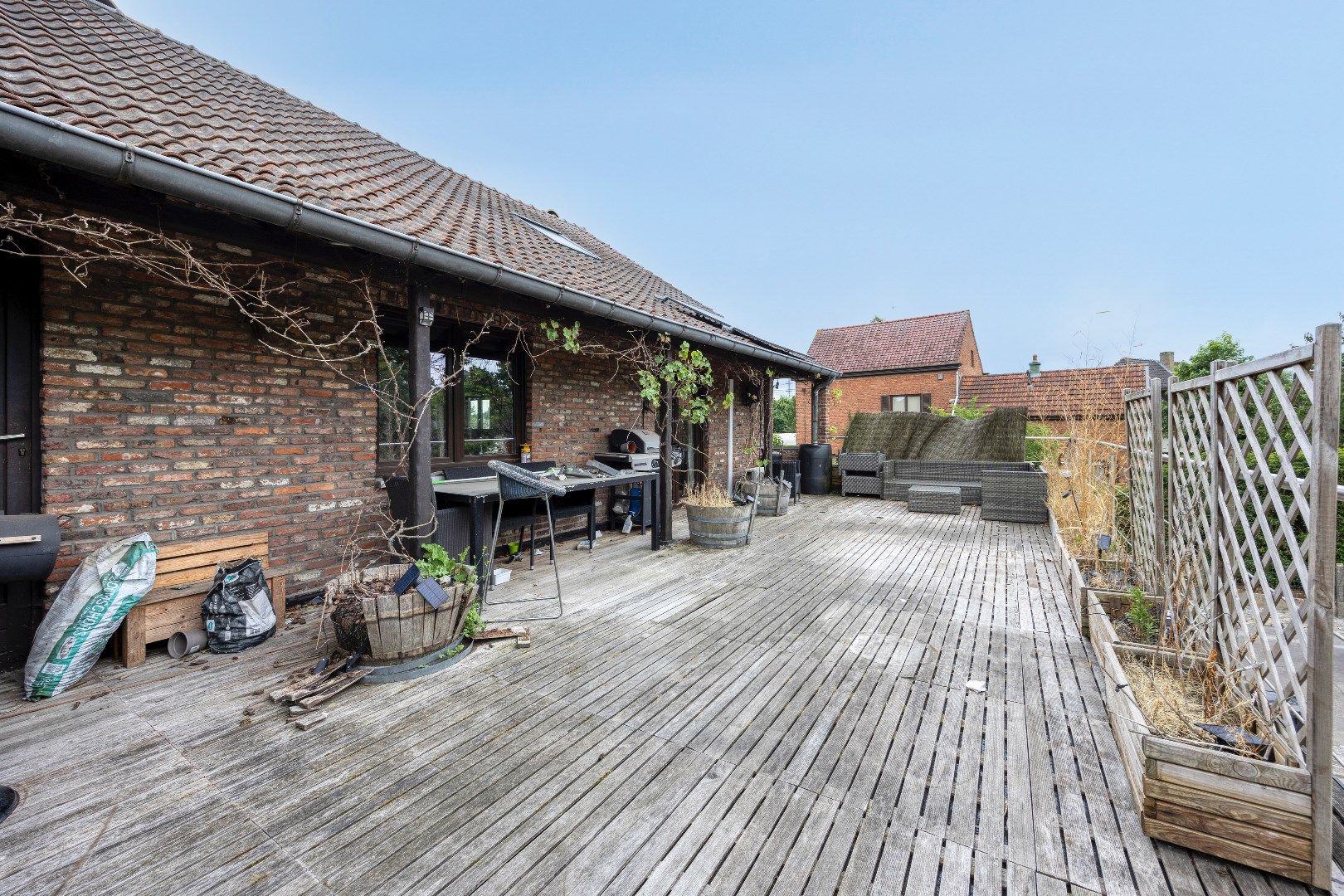 Reusachtige open bebouwing met werkplaats en magazijn! foto 25