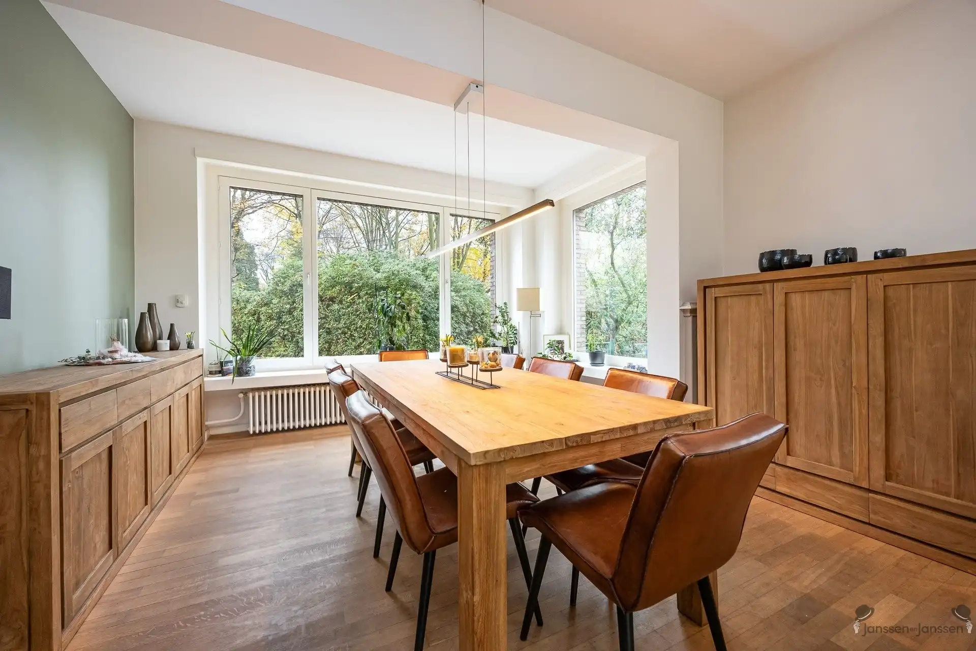 Exclusieve villa op 10.500 m² op residentiële toplocatie foto 7