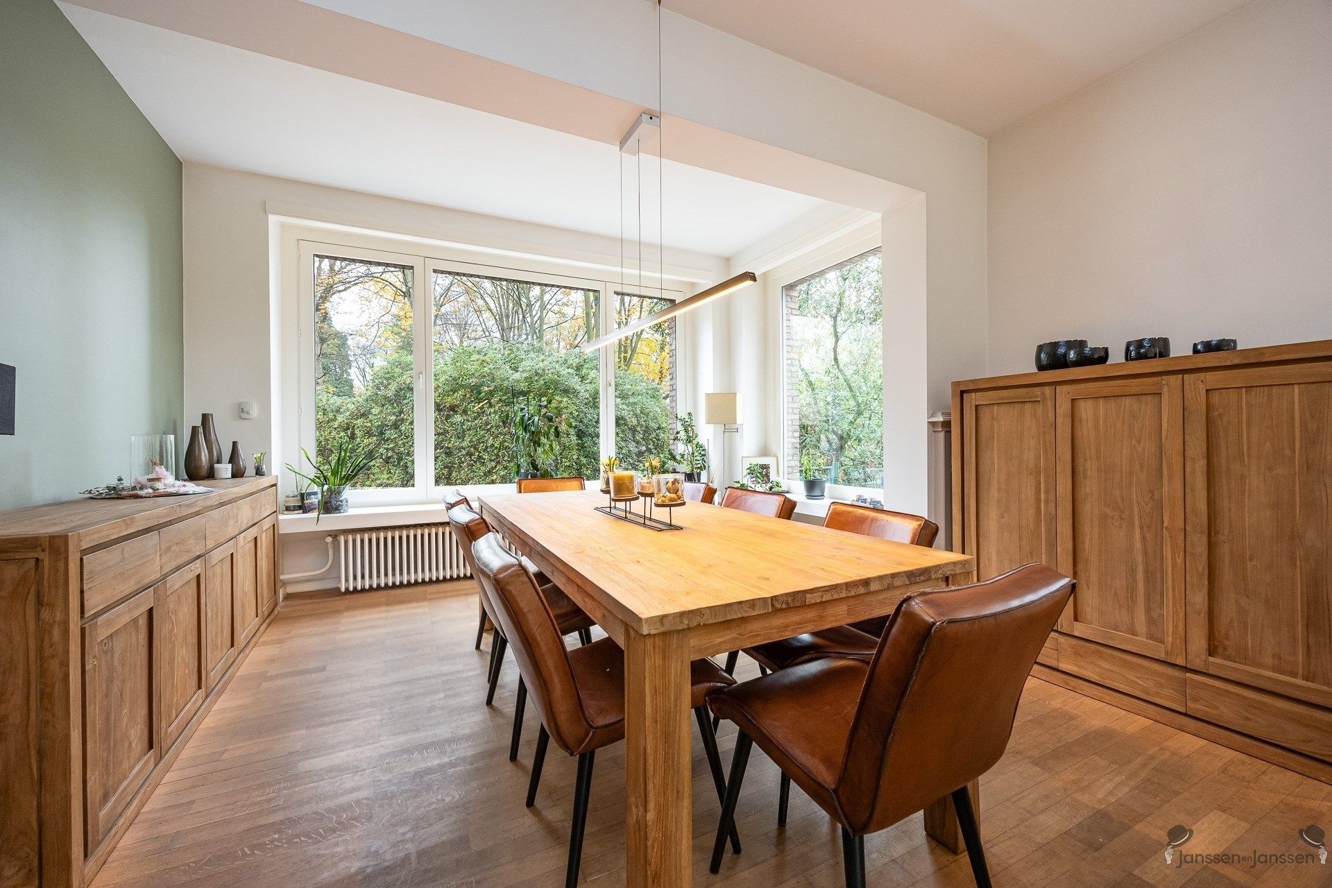 Exclusieve villa op 10.500 m² op residentiële toplocatie foto 7