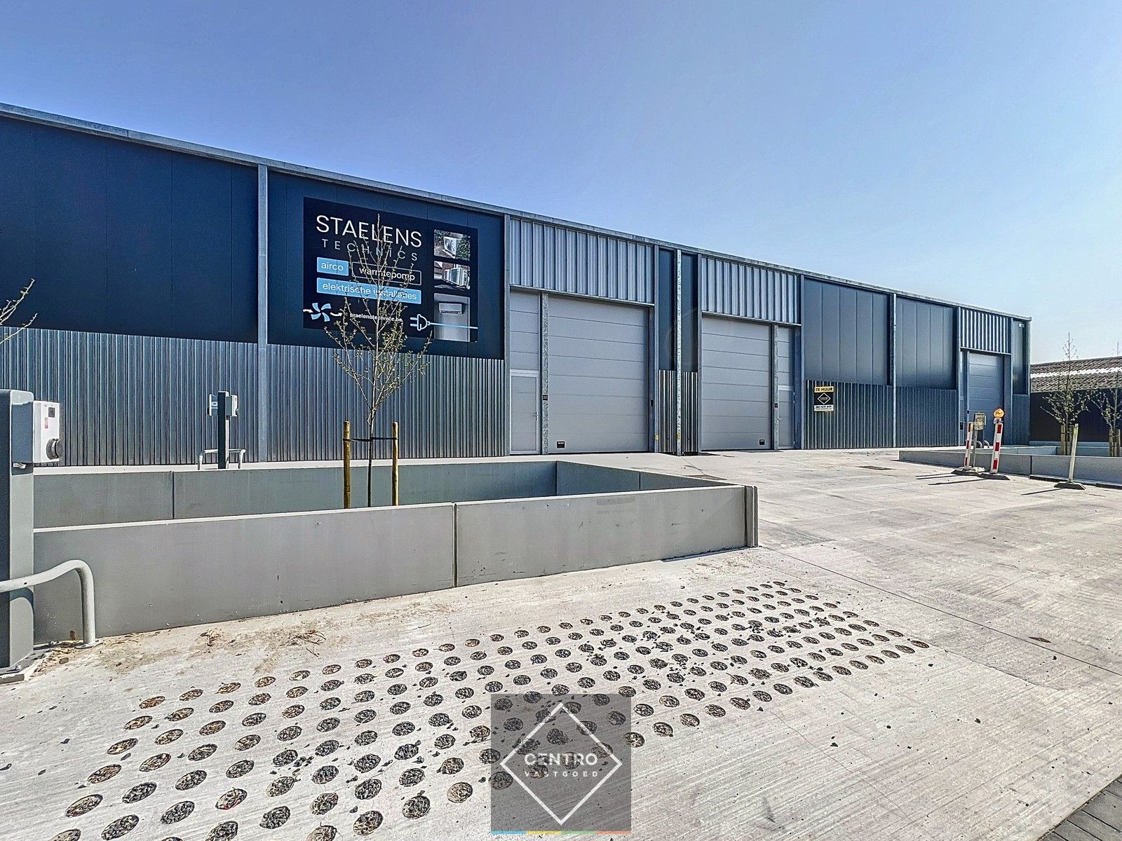 Nieuwbouw KMO unit (± 264m²) TE HUUR, laadpalen én hypercharger aanwezig! Bedrijvenpark "Diamant" te Dikmuide. foto 3