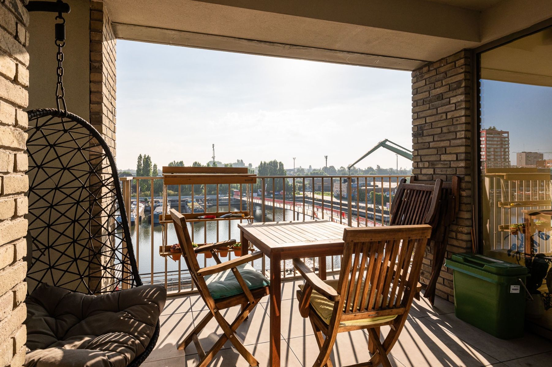 Nieuwbouw 2-slpk app met zicht op het water nabij Oude dokken foto 16