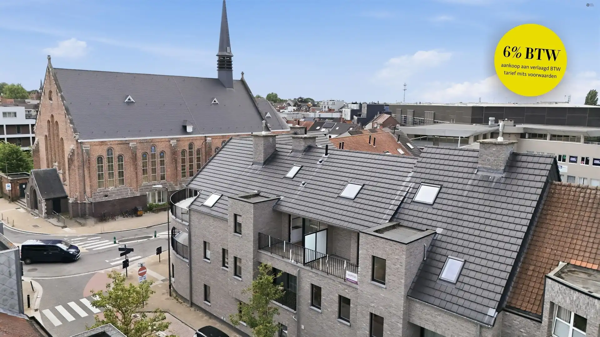 Ruim duplex appartement met 3 slaapkamers en 2 badkamers foto 2