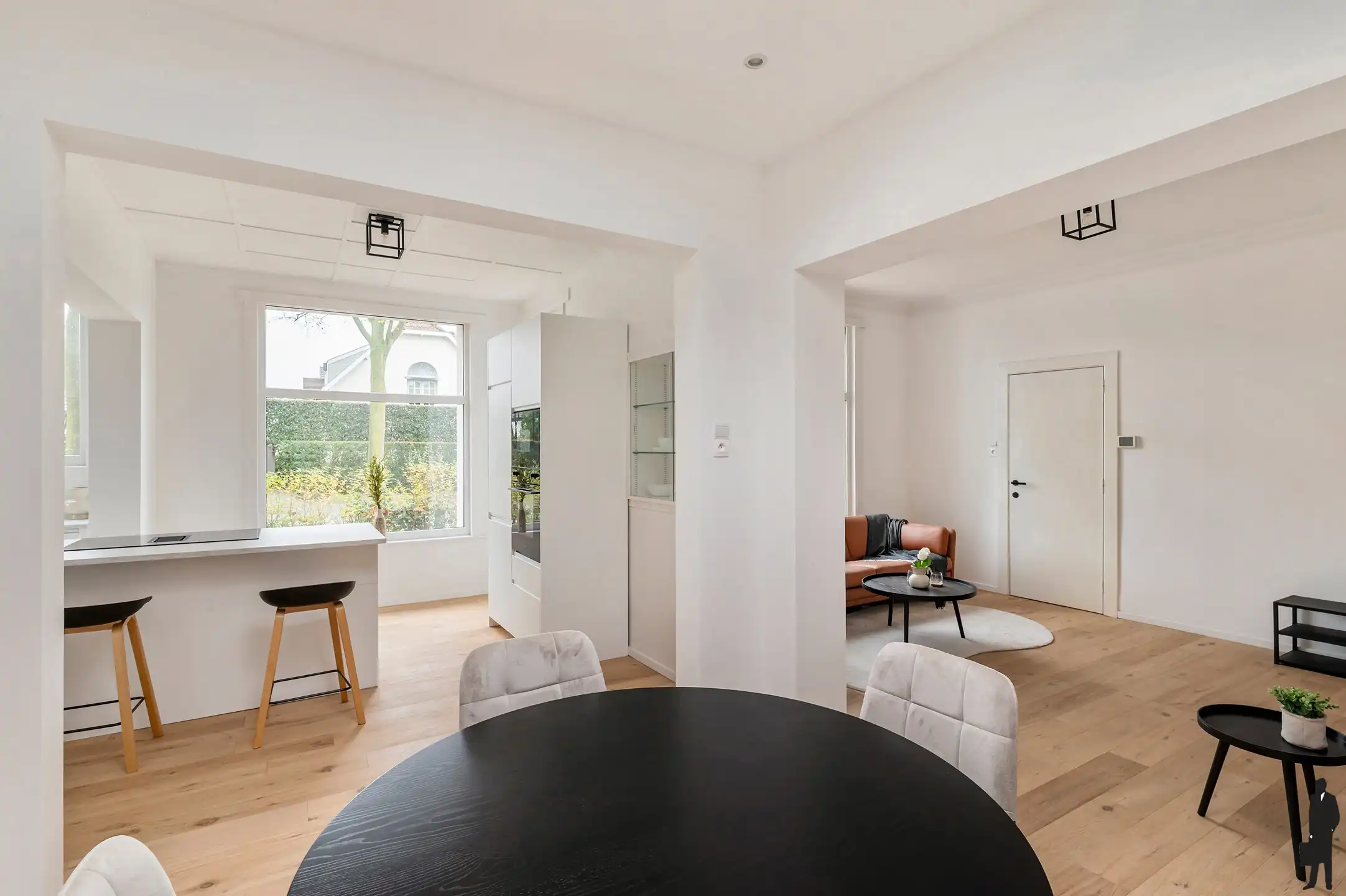 Gerenoveerde woning op ca. 520m2 met 3 slaapkamers en bureau foto 5