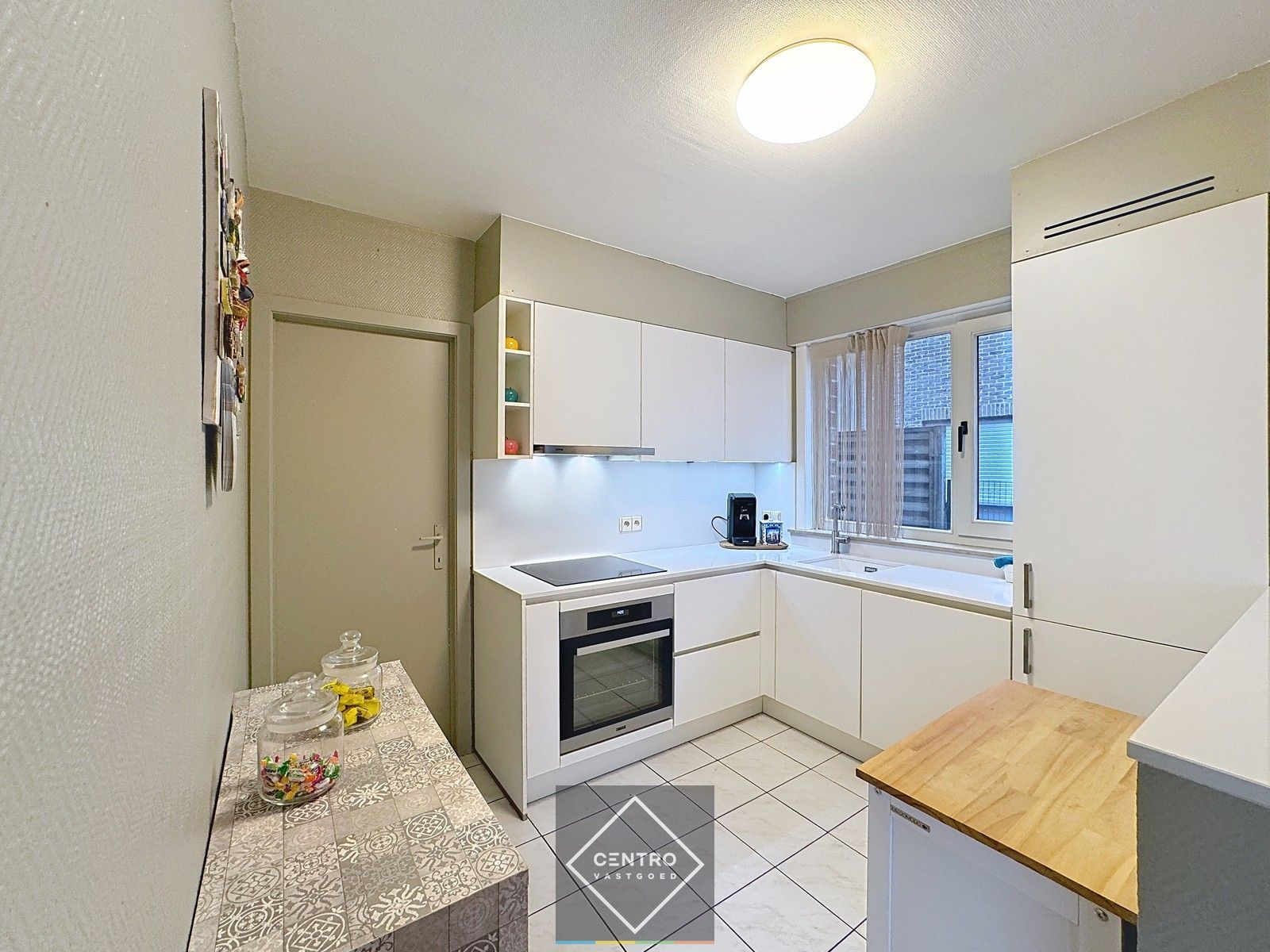 Appartement met 2 slpks MET garagebox en RUIME zonneterrassen! foto 7