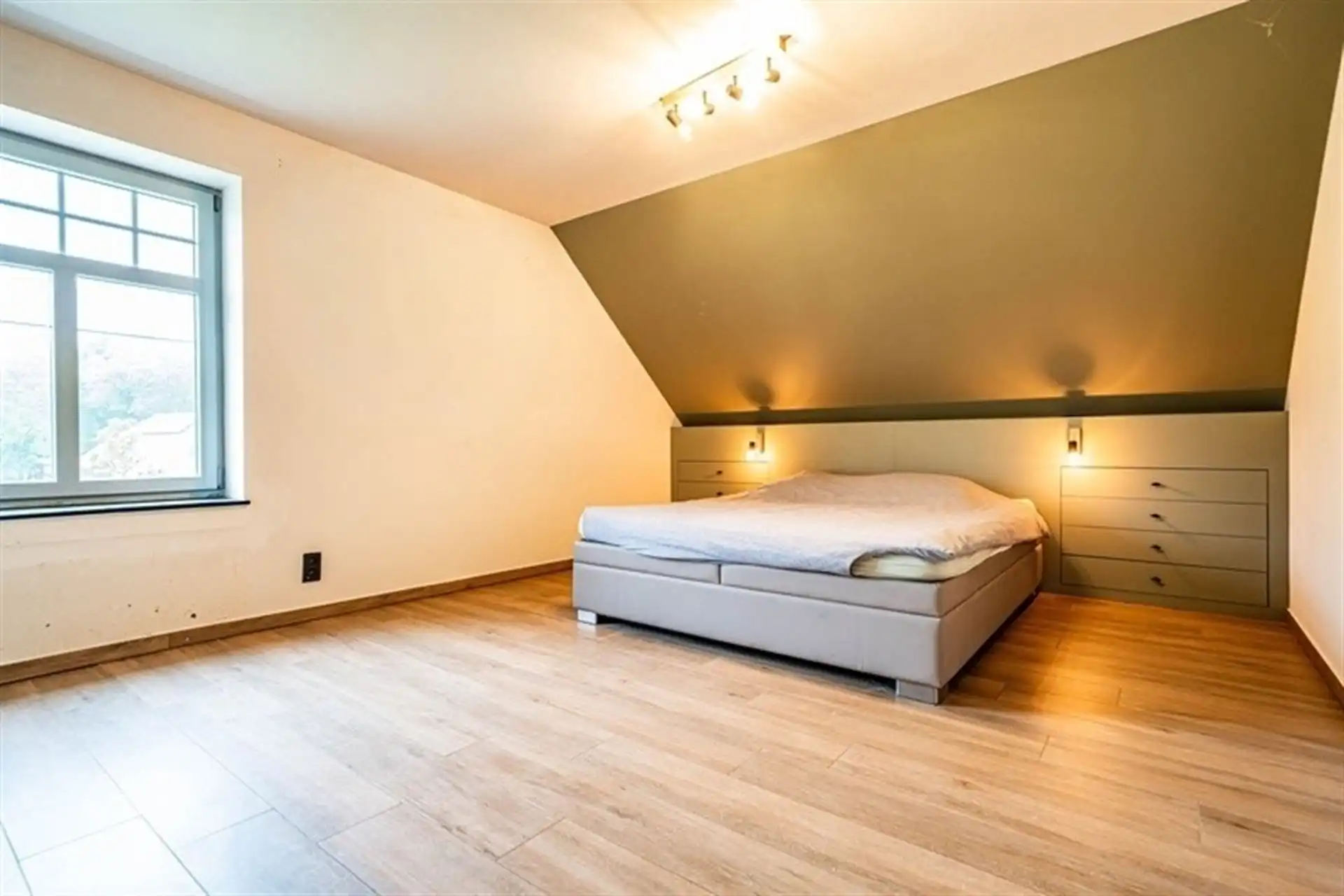 Energiezuinige villa met 4 slpk op een perceel groter dan 1 hectare foto 13