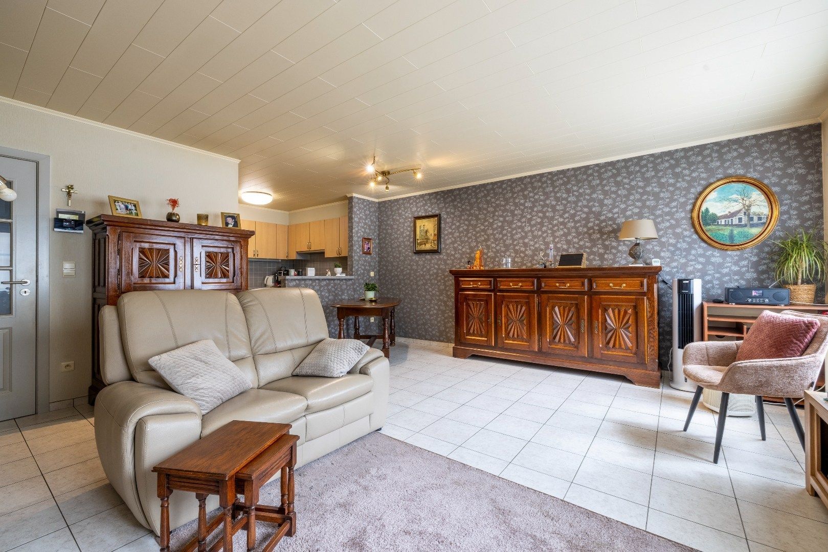 Ruim gelijkvloers 2 slk app met terras en garage foto 5